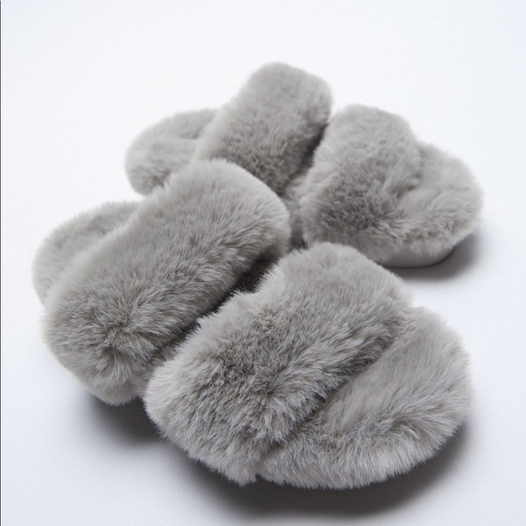 🌹NWT. Zara Grey Fur Sandals. Size 6. - Picture 2 of 7